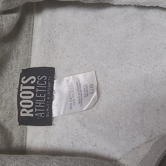 Roots sweatshirt Made in Canada - Picture 2 of 4